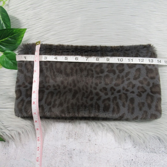 J. McLaughlin Faux Fur Snow Leopard Snood Neck Warmer Women’s One Size - Picture 10 of 12